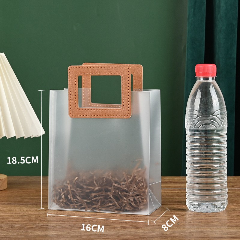 Brown, 16 x 18.5 x 8 cm - Brown 16x18.5x8cm; 16x18.5x8cm small vertical version; square