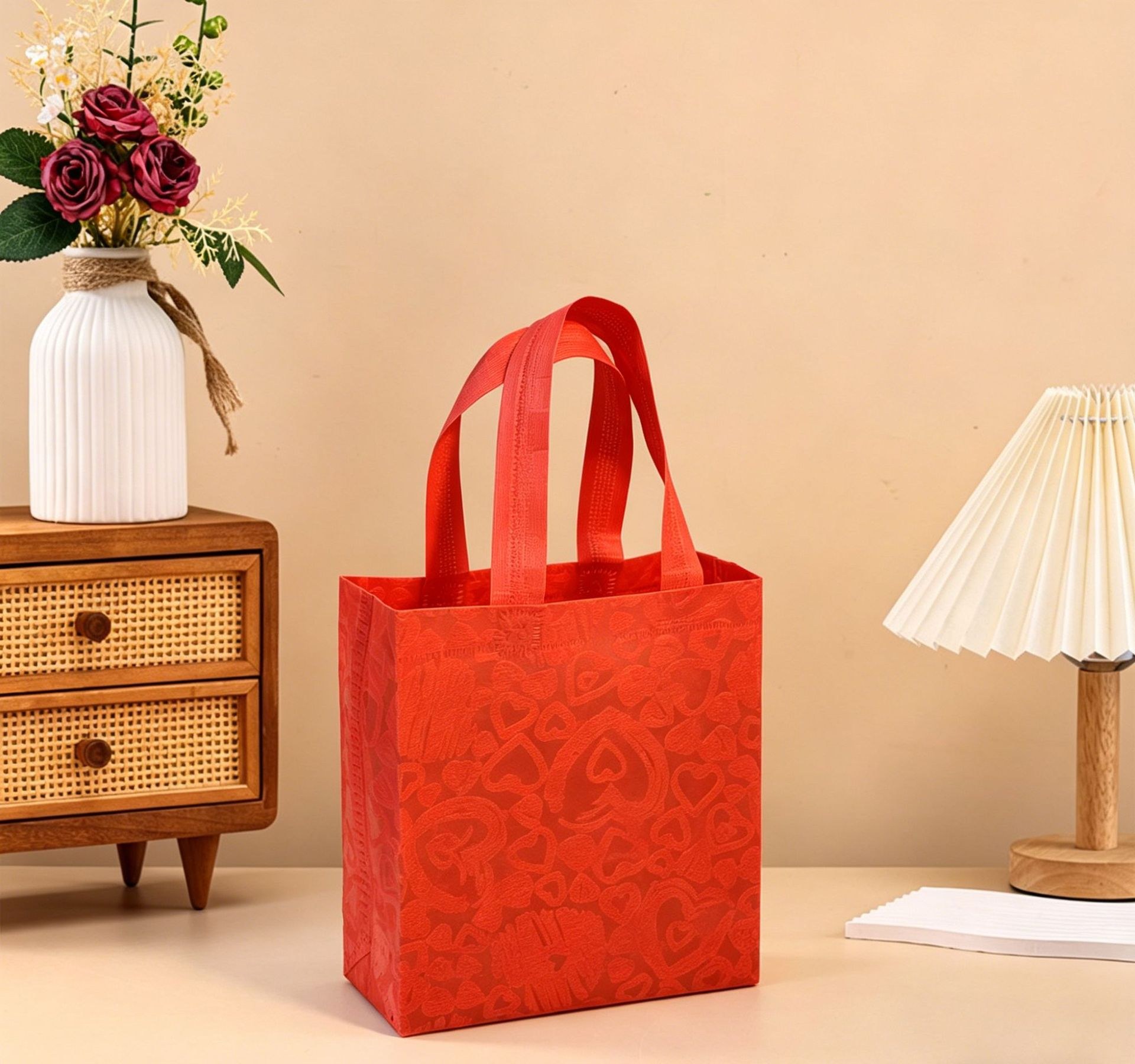 Little red heart - Red small heart; 20*18*8; patterned non-woven fabric