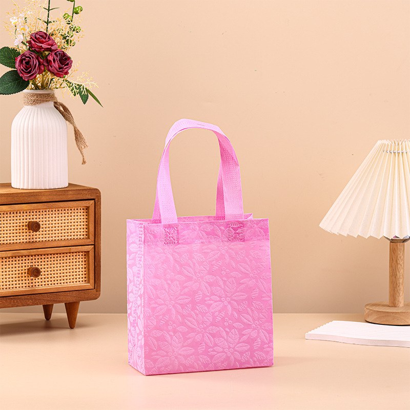 Pink four-leaf clover; 20*18*8; patterned non-woven fabric