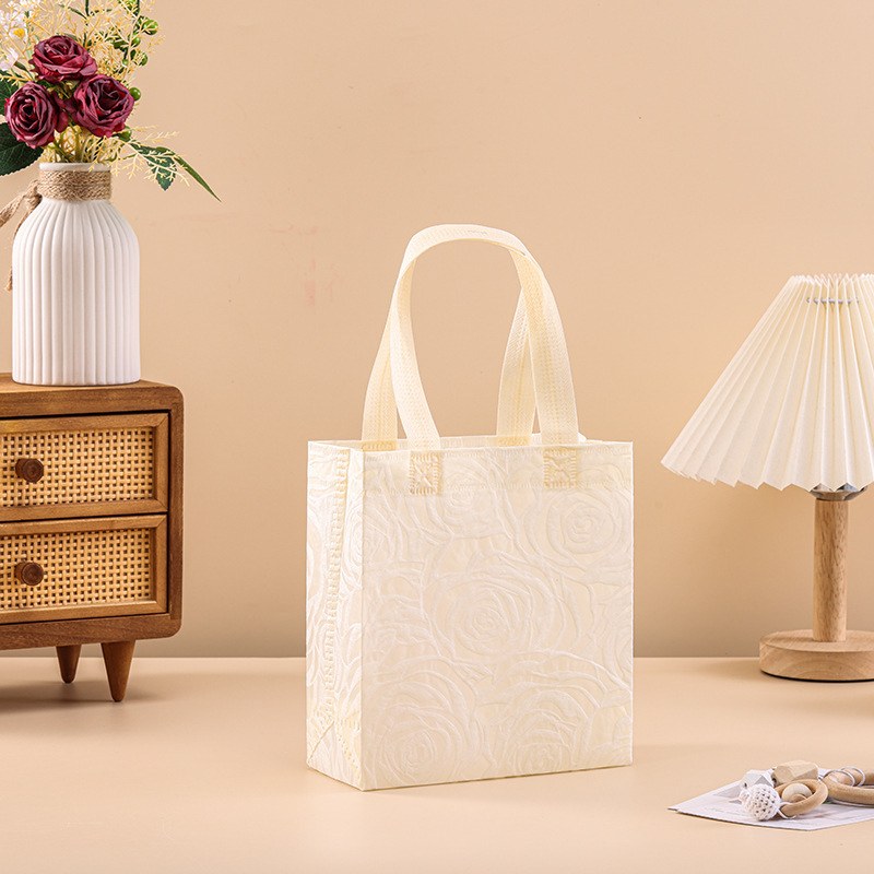 20*18*8 - Big yellow rose; 20*18*8; patterned non-woven fabric