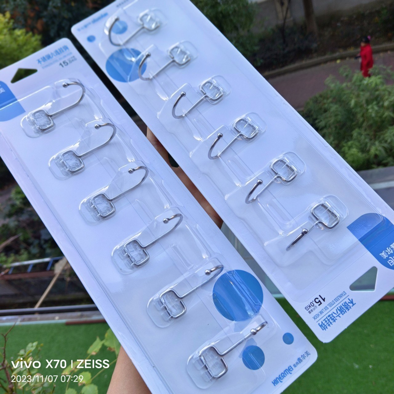 6 pieces in transparent package - Adhesive hook3
