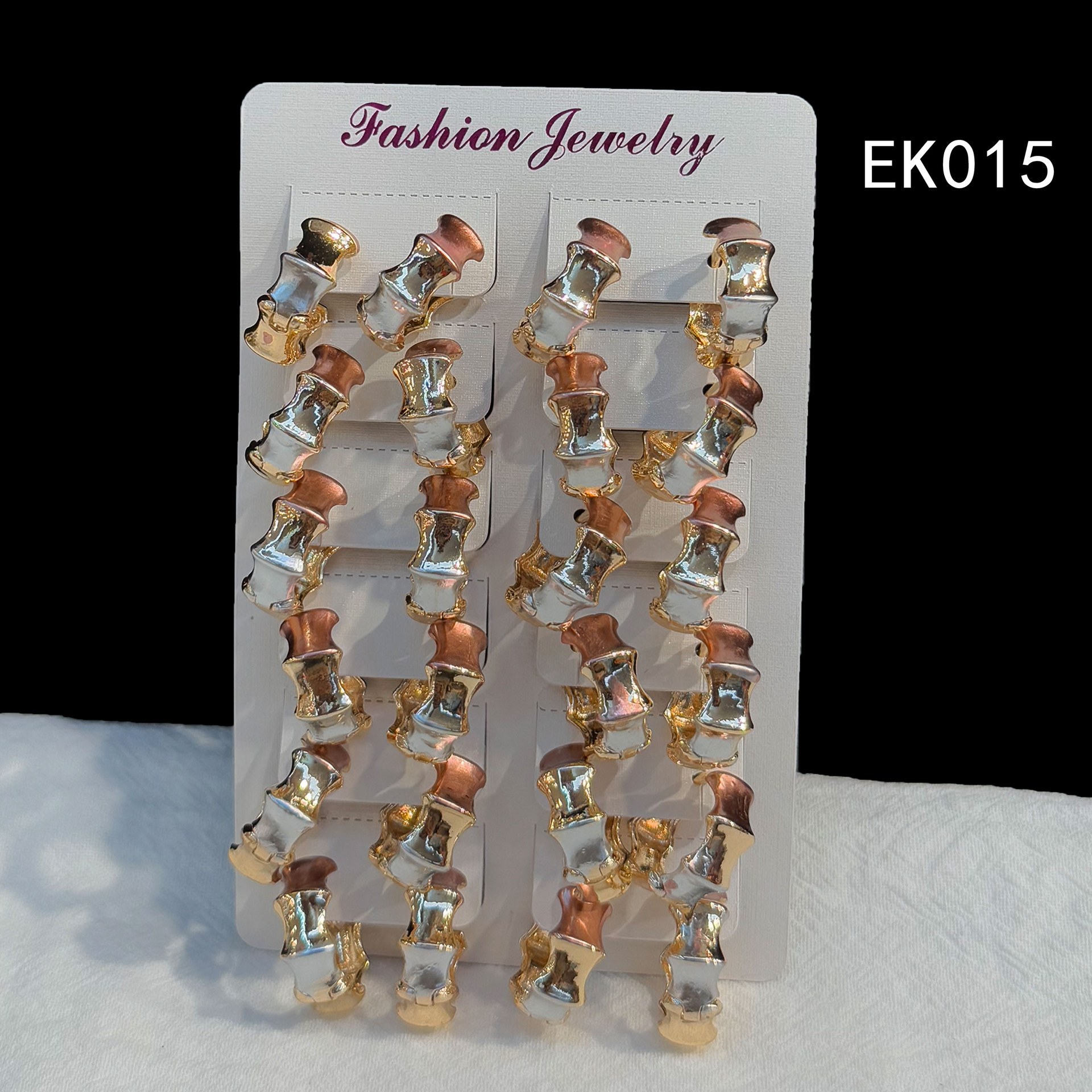 EK015