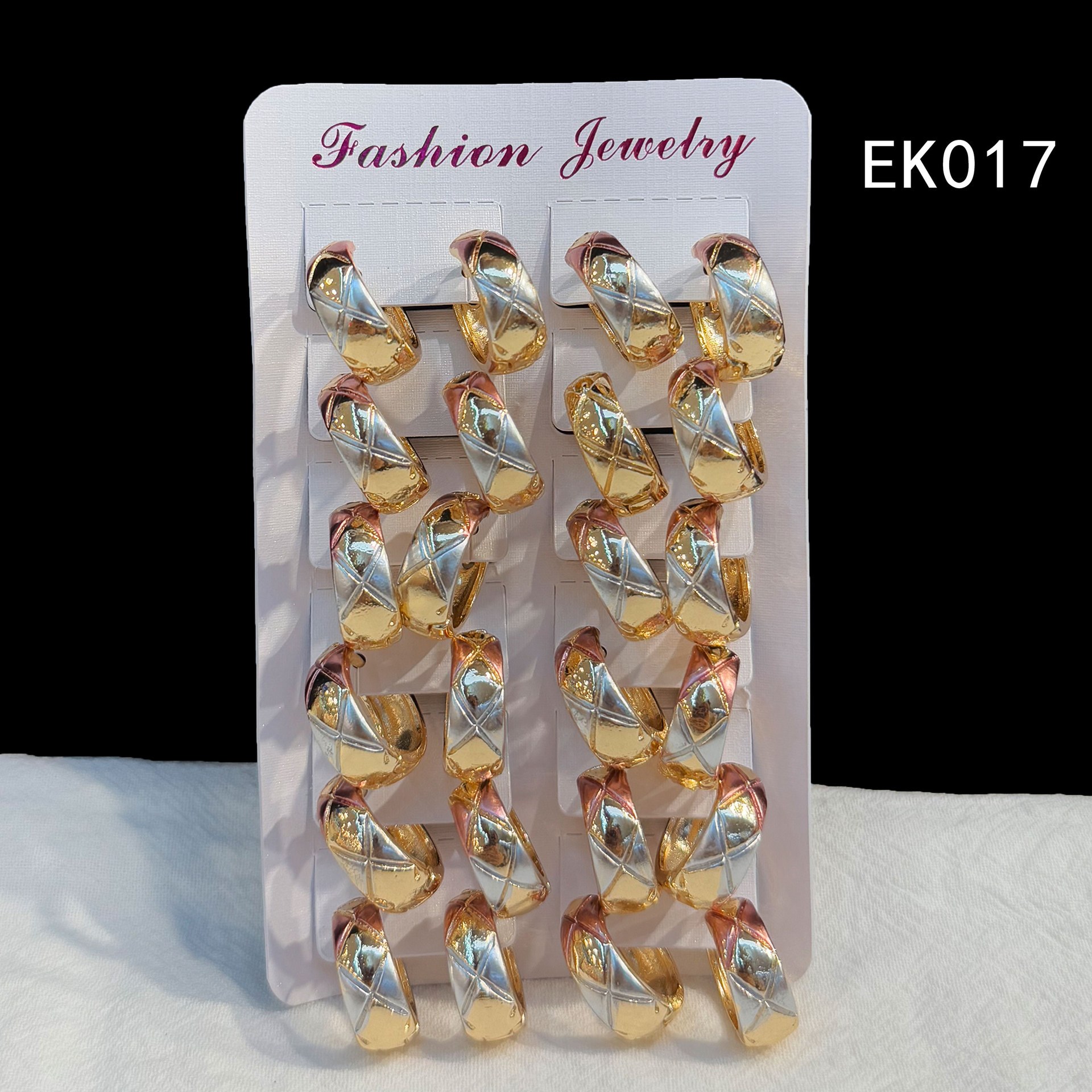 EK017