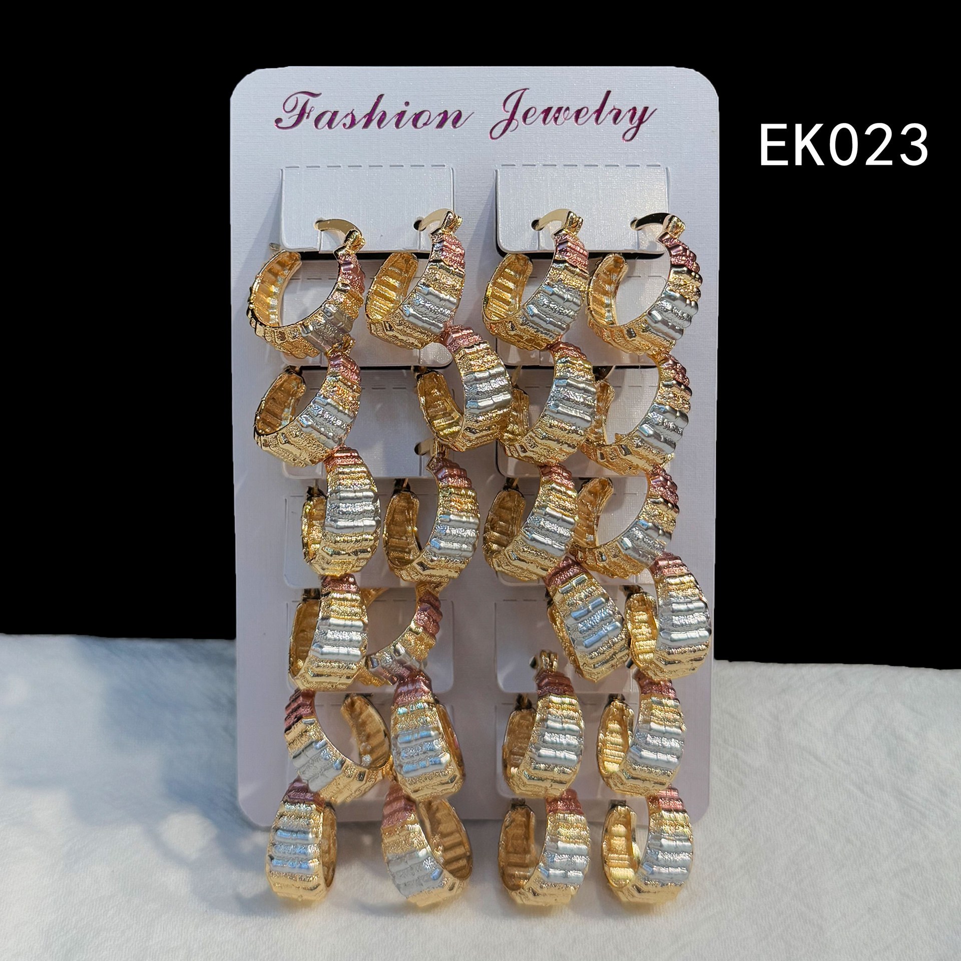 EK023