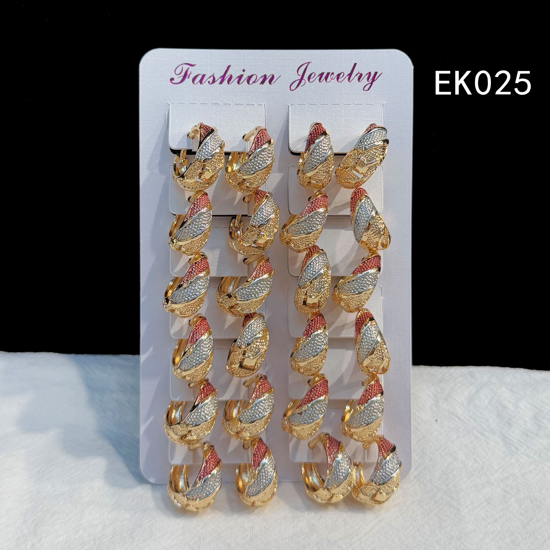 EK025