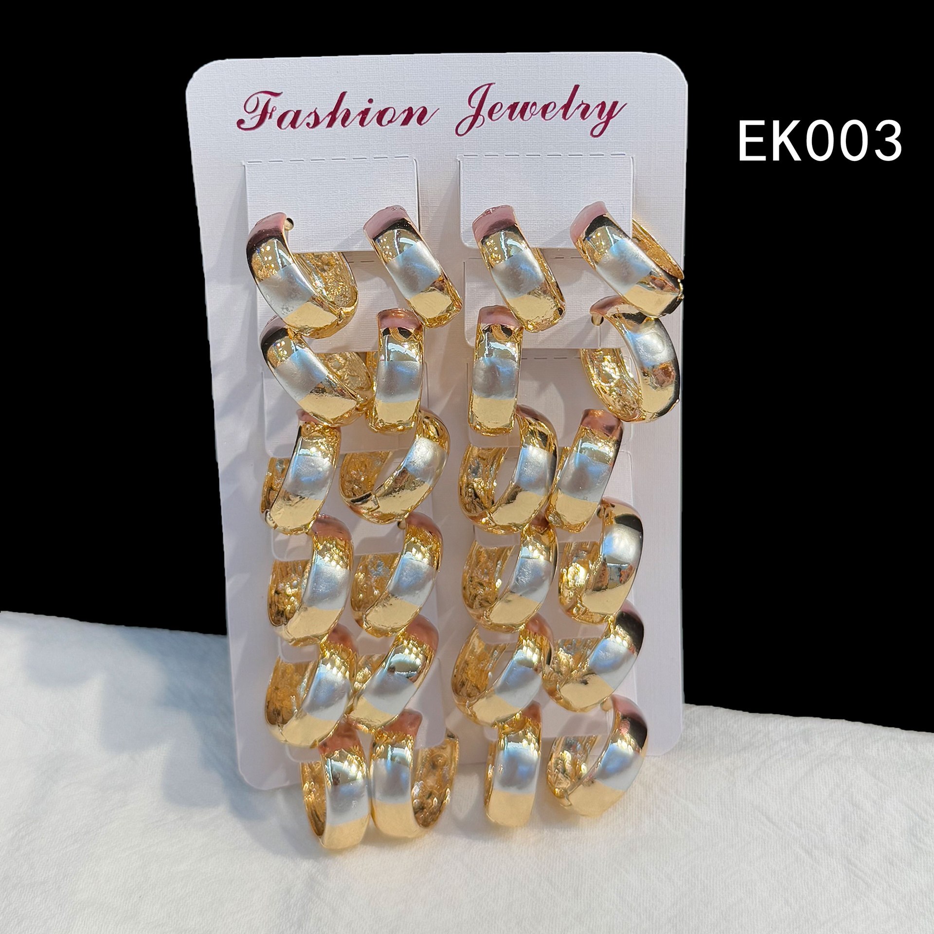 EK003
