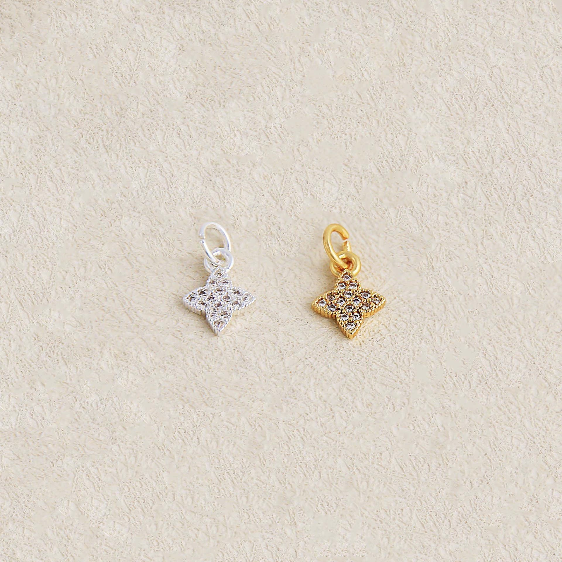 Thick silver electroplating color-preserving [hanging circle zircon four-pointed star pendant] ys489