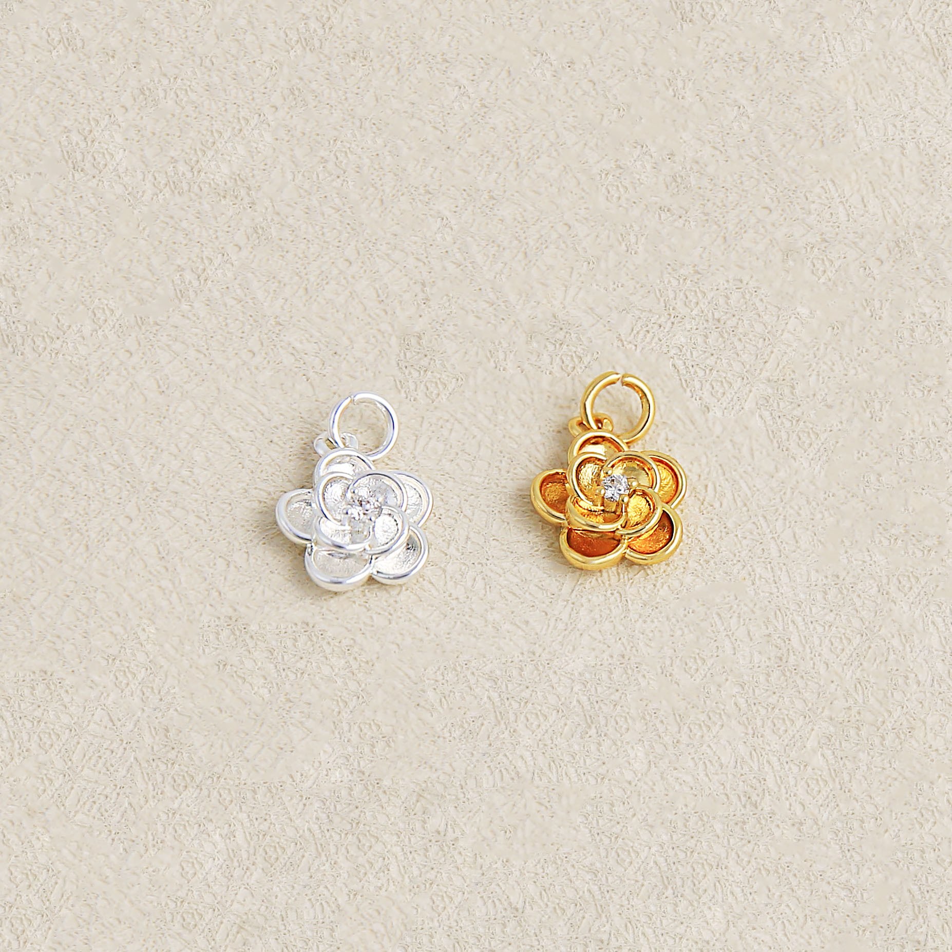 Thick silver electroplating color retention [hanging circle zircon camellia pendant] a340